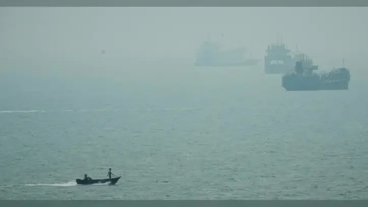 U.S. strikes Iranian tankers after attempted attacks on Navy warship