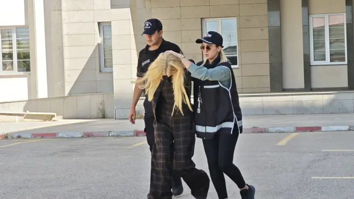 'Vanlı Haydar'ın eşi, sosyal medya fenomeni Çağla Öz Tançalan adliyeye sevk edildi • Haberton