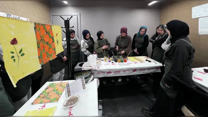 Vatan Kütüphanesi nde Renklerin Suyla Buluştuğu Sanat: Ebru