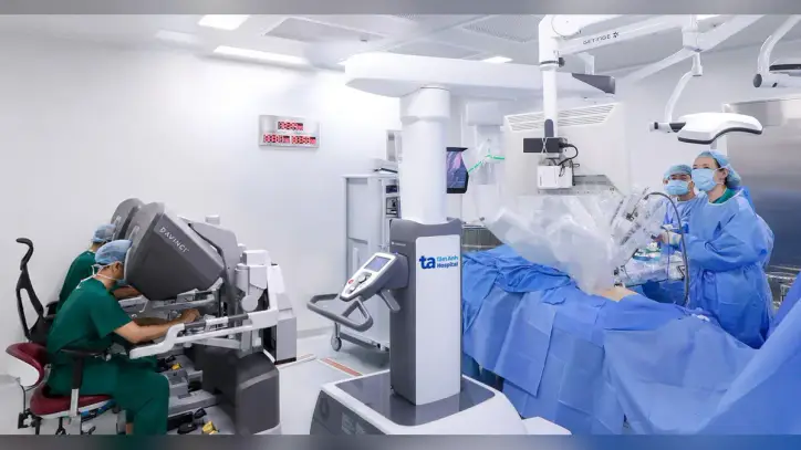 Vietnam'a robot getirmekten, Da Vinci Xi'de (ABD) 'çift teknoloji' konusunda uzmanlaşmaya kadar.