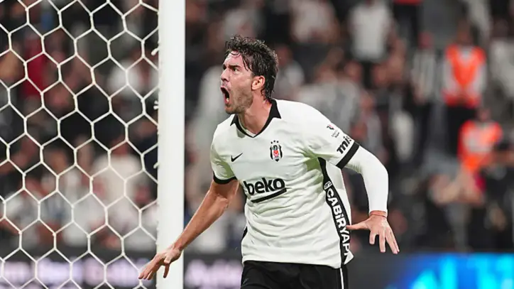 Dusan Vlahovic ile Victor Osimhen’i kıyasladı! ’25 golün altında kalmaz’