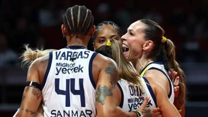 Voleybol derbisinde kazanan Fenerbahçe Medicana!