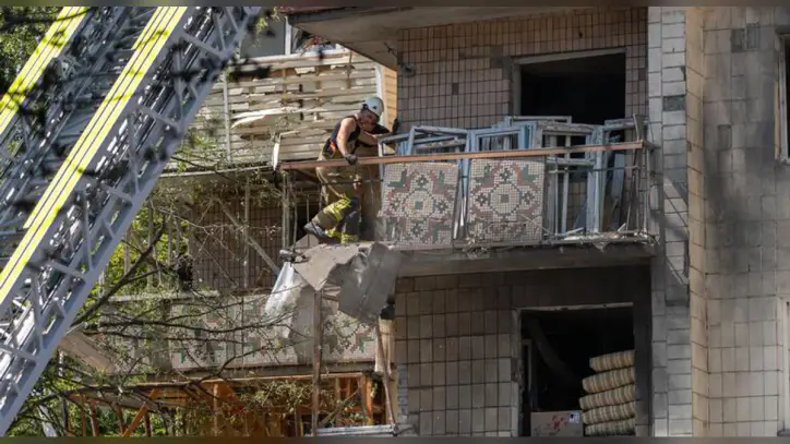World News in Brief: Russian attacks continue in Ukraine, Gazans shelter in flood-prone areas, keeping sight of eye health