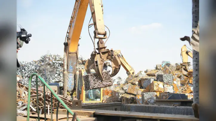 AI turns scrap impurities into useful ingredients for stronger recycled iron