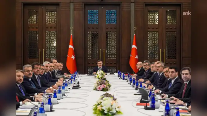 Yeni Partili Emir'den Ekonomi Koordinasyon Kurulu fotoğrafına tepki: Bu fotoğrafın faturasını ödeyen millet - Evrensel