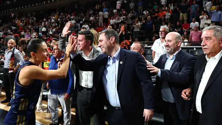 Yöneticilerimiz, FIBA Süper Kupa Şampiyonu Takımımızı tebrik etti - Fenerbahçe SK