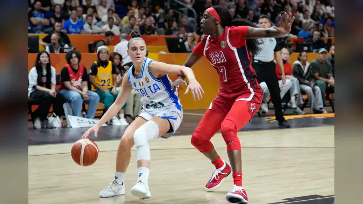 Jackie Young leads a gritty US escape in a tight 55-52 women's World Cup win over Italy