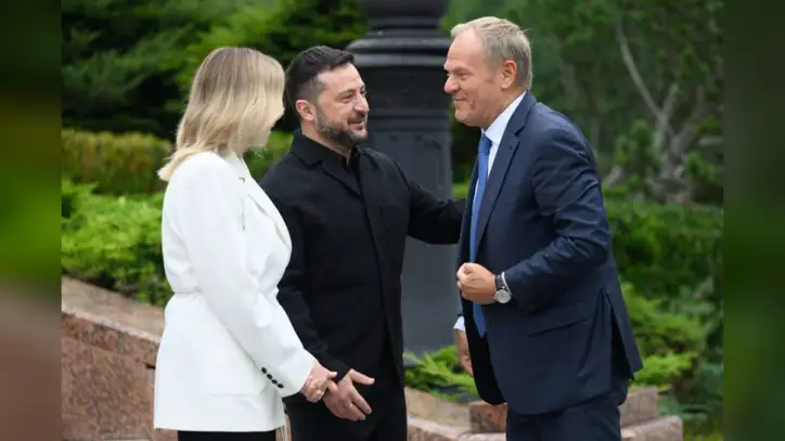 Zelenskyy welcomes leaders from 7 countries for a regional summit