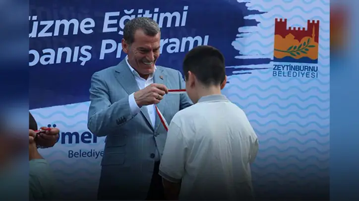 Zeytinburnu’nda 404 Çocuk Sitelerinde Yüzme Öğrendi - Zeytinburnu Belediyesi